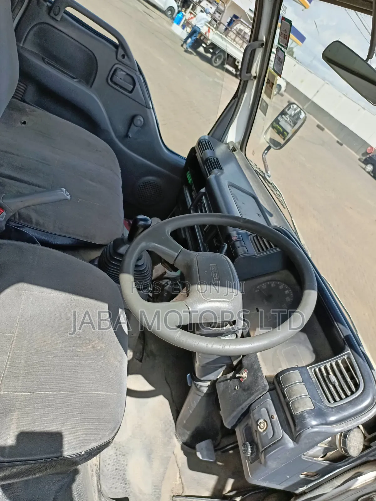 Isuzu NKR 2008 White