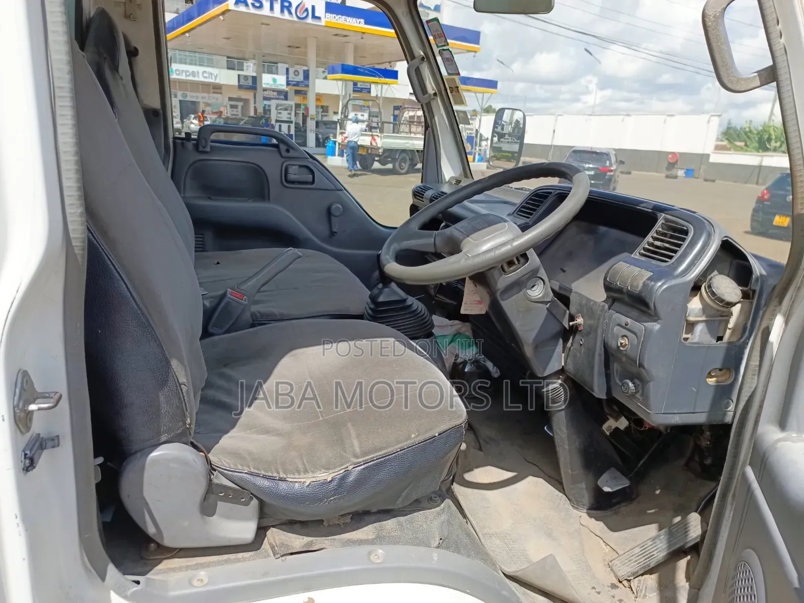 Isuzu NKR 2008 White