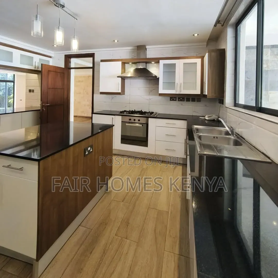5bdrm Townhouse / Terrace in Lavington Green, Muthangari for rent
