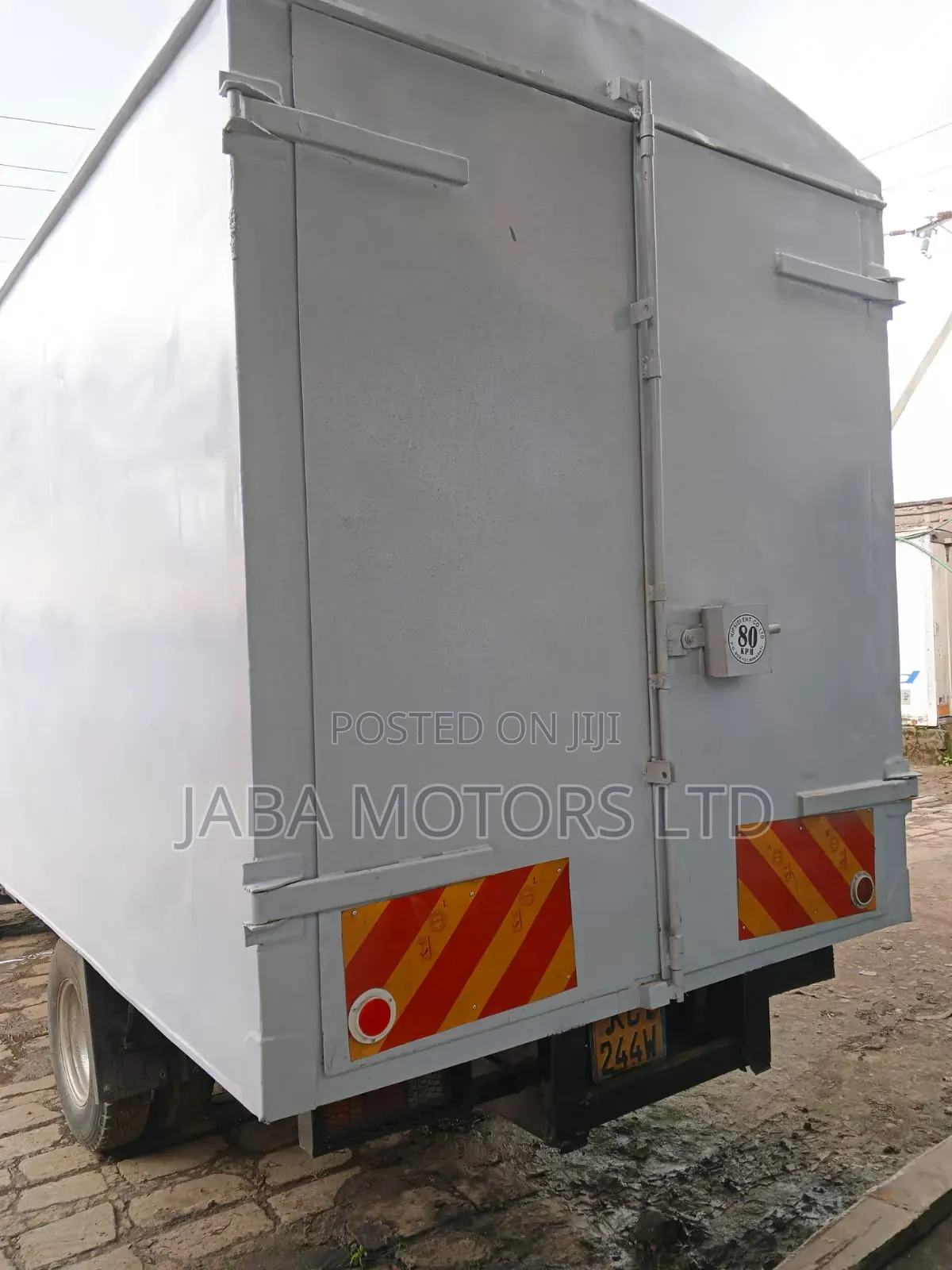 Mitsubishi Fuso 2018 White