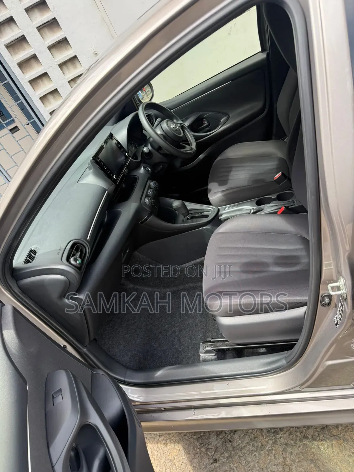 Toyota Yaris 2020 Gray