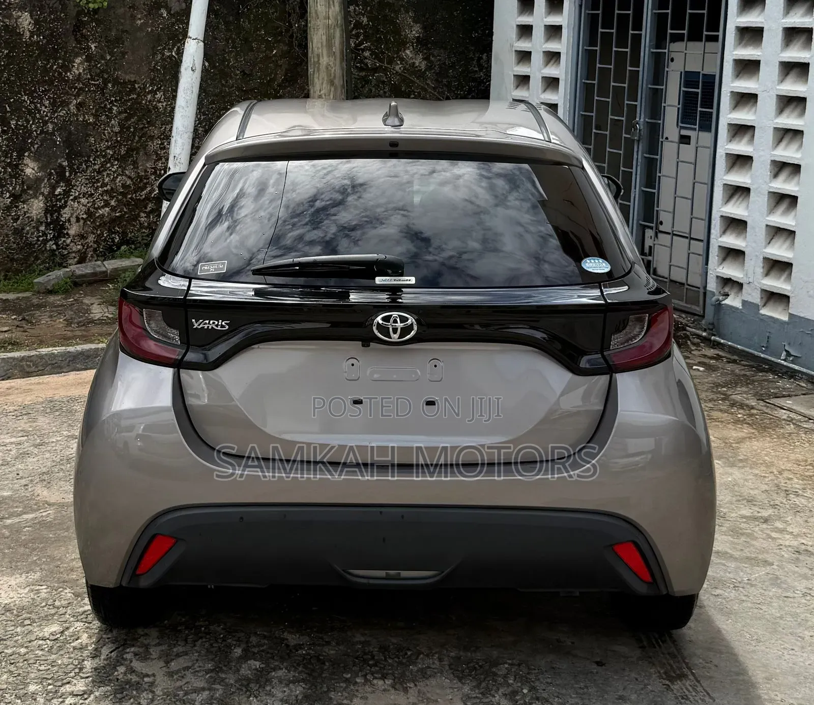 Toyota Yaris 2020 Gray