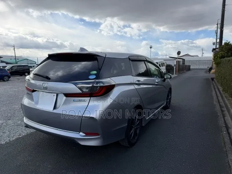 Honda Fit Shuttle 1.5 Hybrid 2WD 2020 Silver
