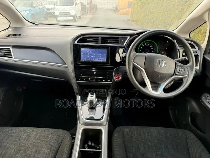 Honda Fit Shuttle 1.5 Hybrid 2WD 2020 Silver