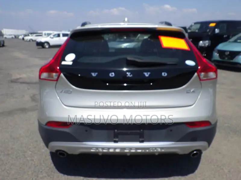 Volvo V40 2019 Beige