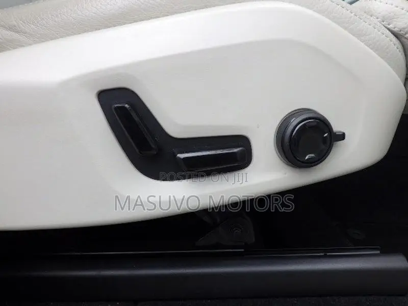 Volvo XC90 2019 Pearl