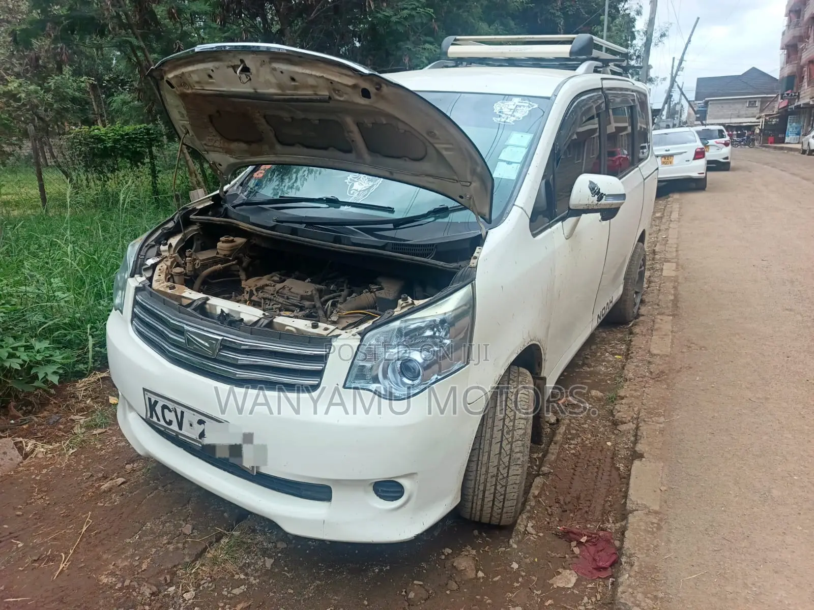 Toyota Noah 2013 White