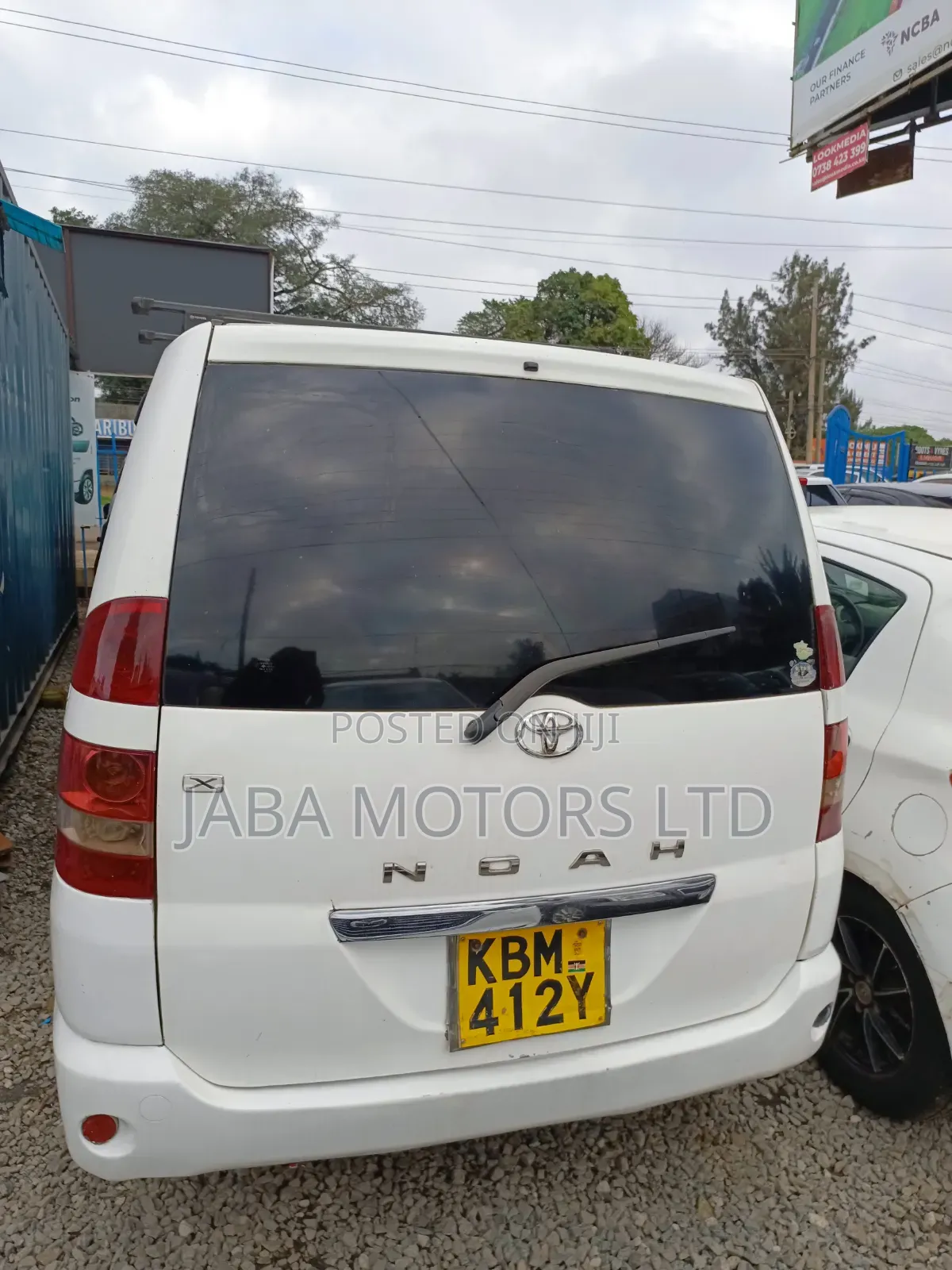 Toyota Noah 2003 White