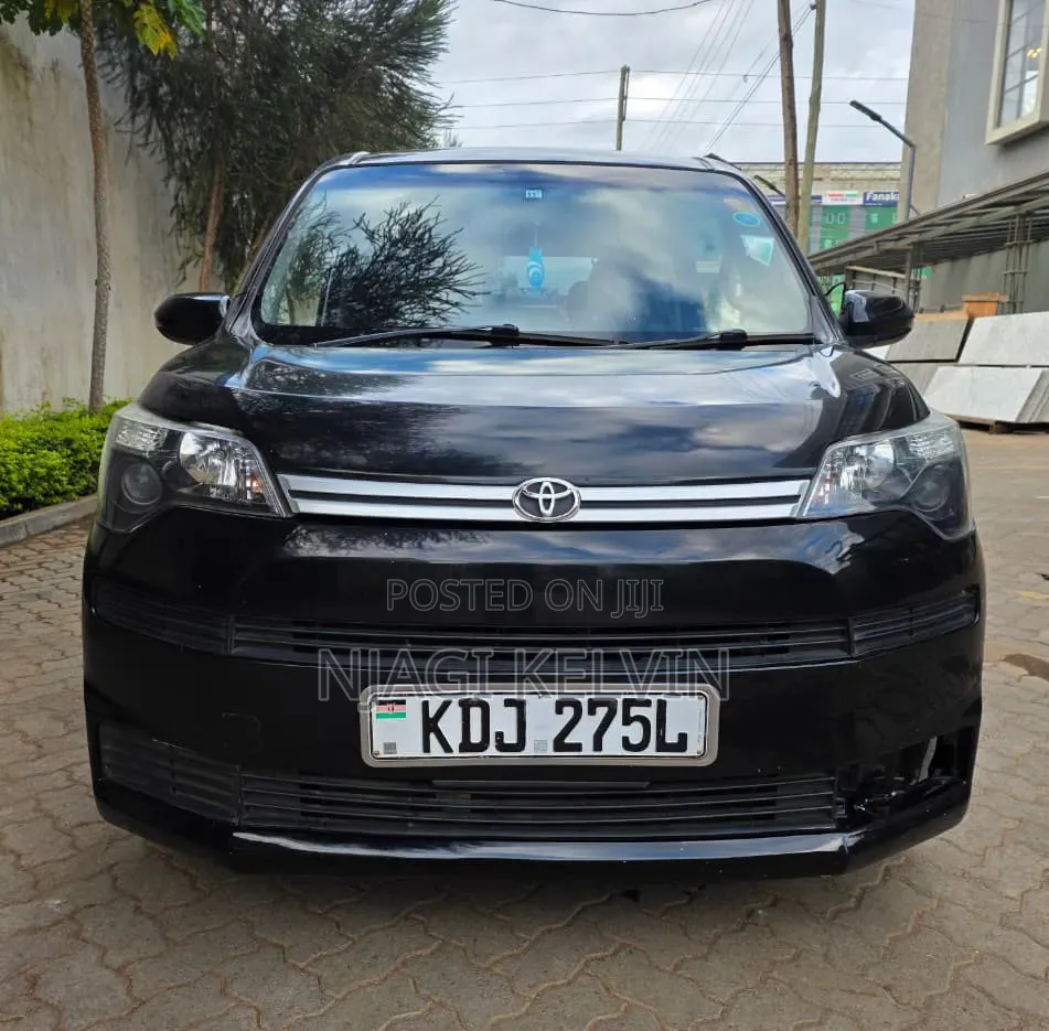Toyota Spade 2016 White