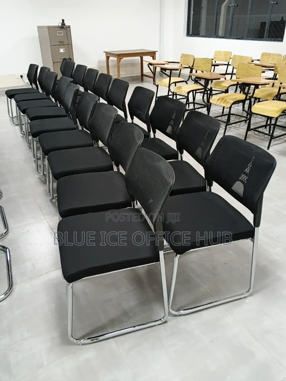 Black Reception Seat