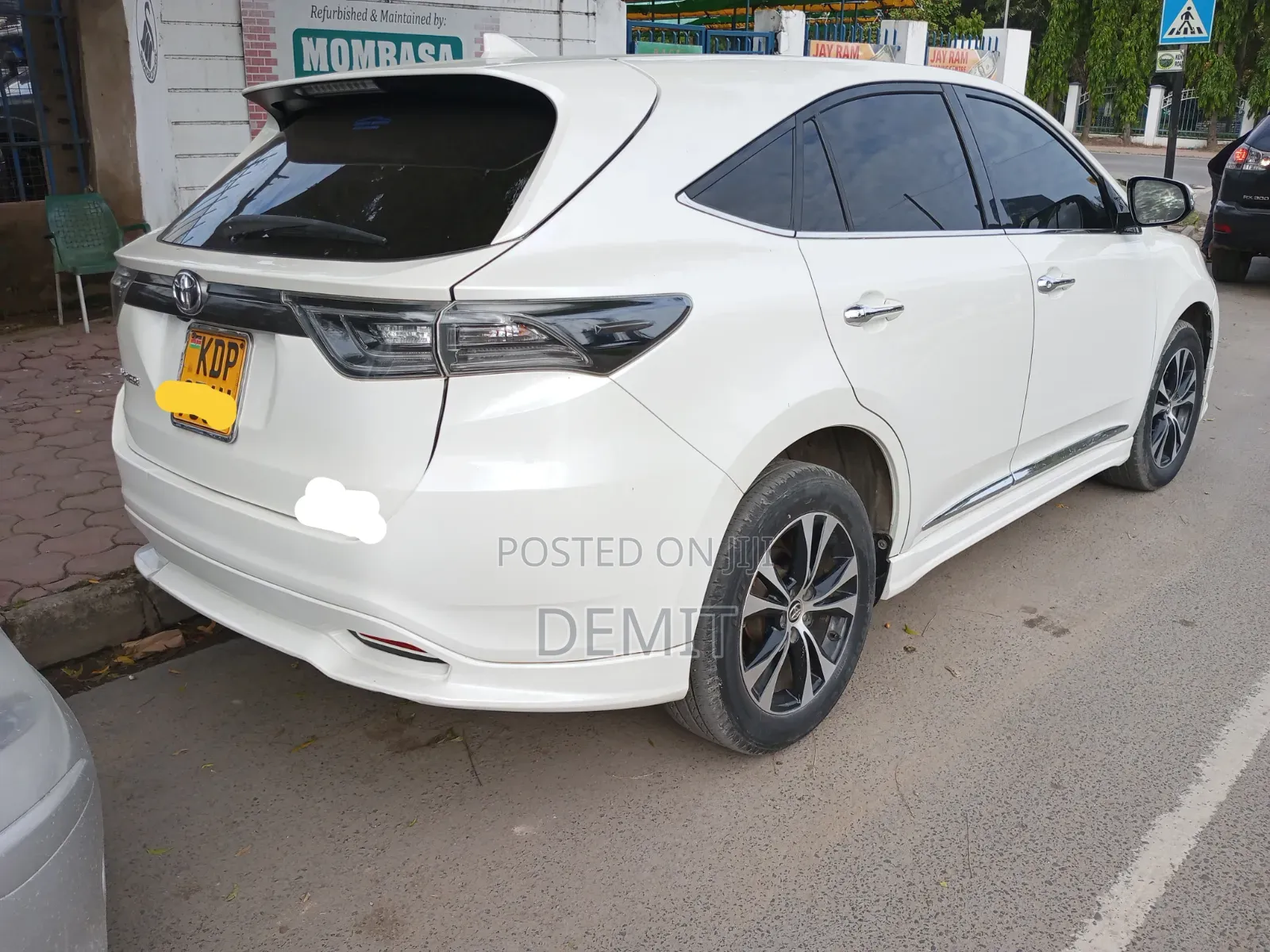 Toyota Harrier 2.0 4WD 2016 White