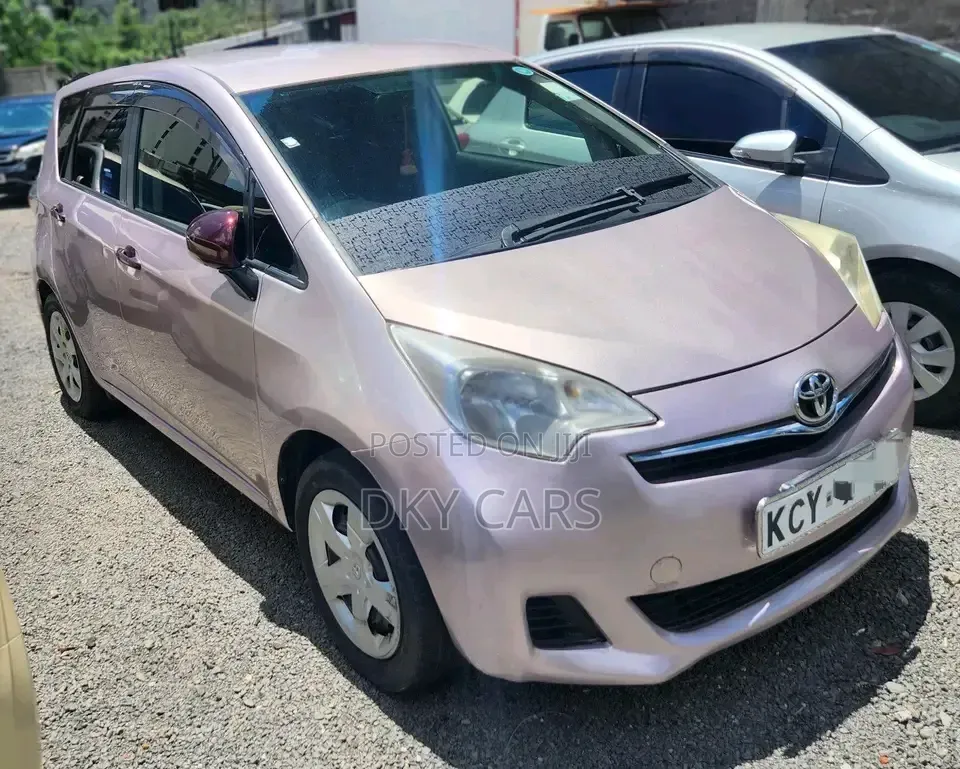 Toyota Ractis 2013 Pink