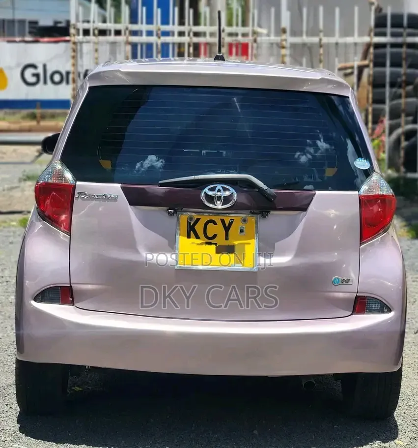Toyota Ractis 2013 Pink