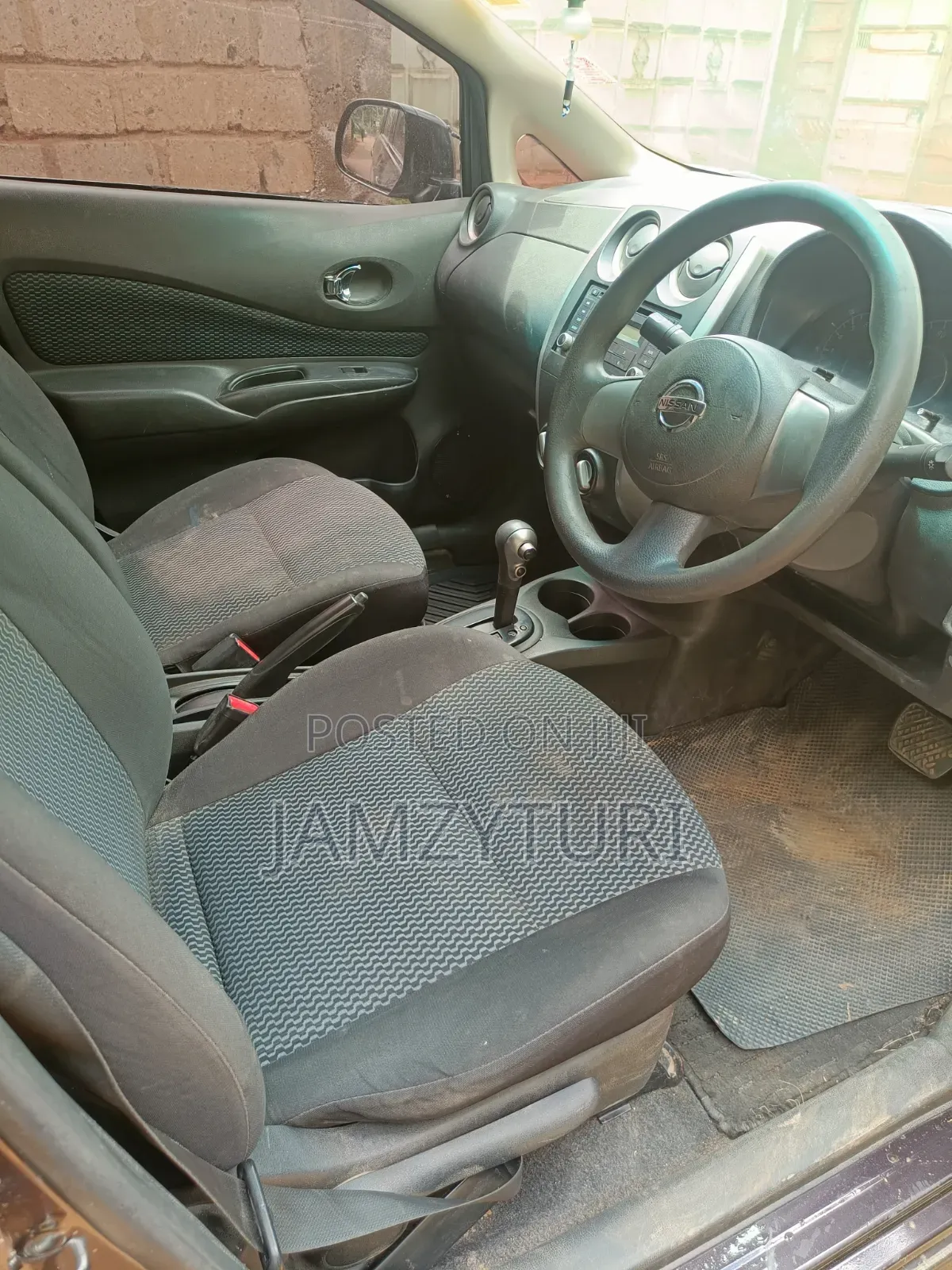 Nissan Note 2015 Maroon