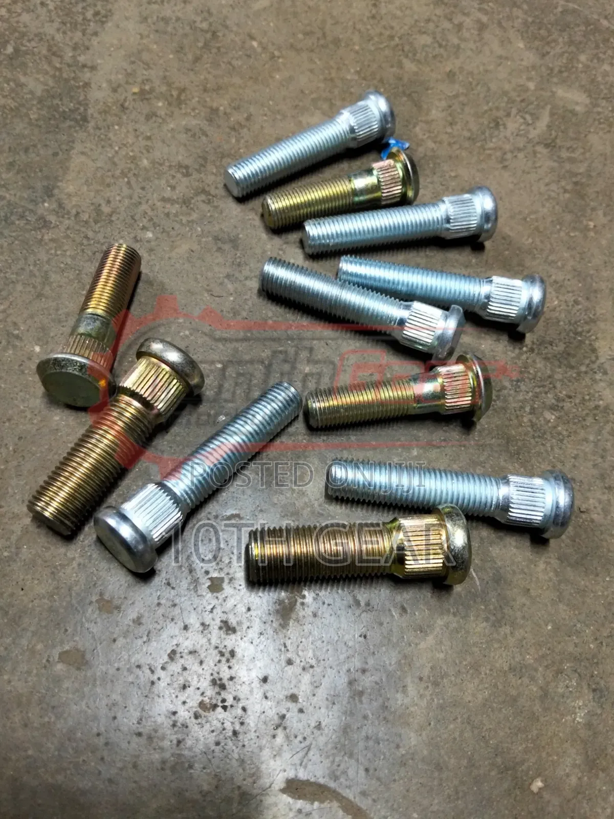 Wheel Stud Silver/Gold