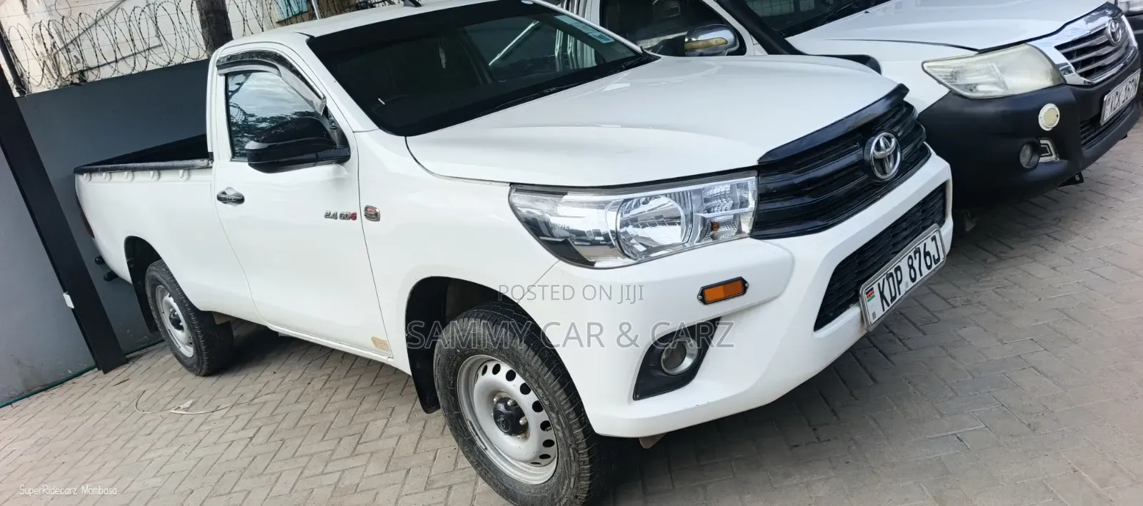 Toyota Hilux 2024 White