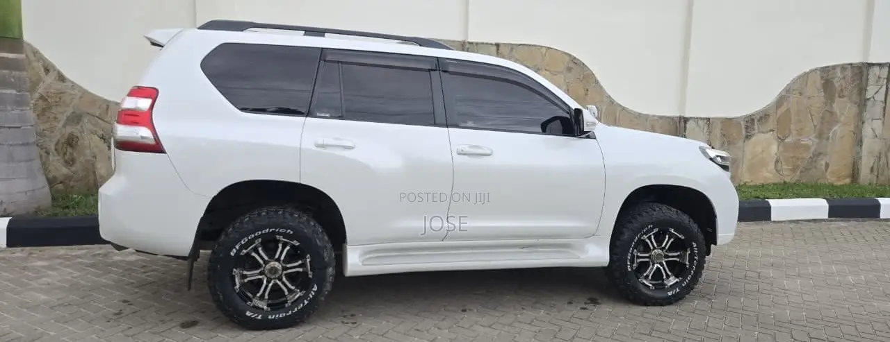 Toyota Land Cruiser Prado 2015 White