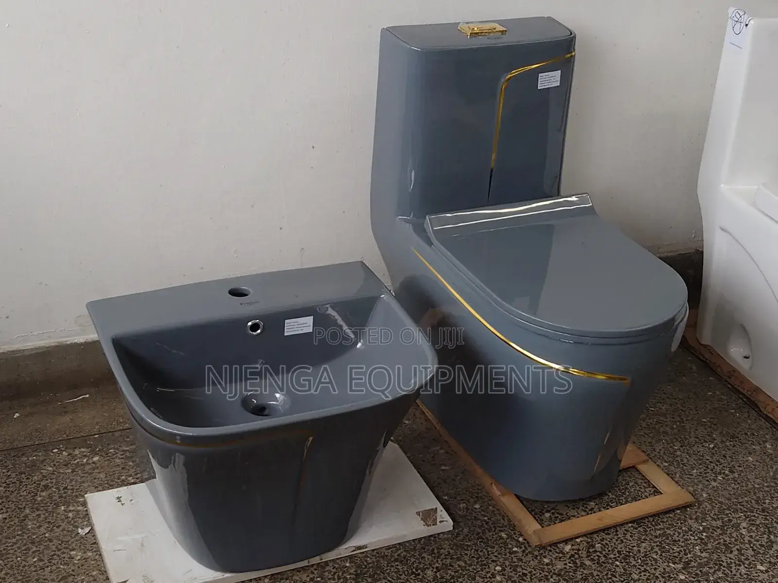 Frencia Executive Toilet And Sink Set
