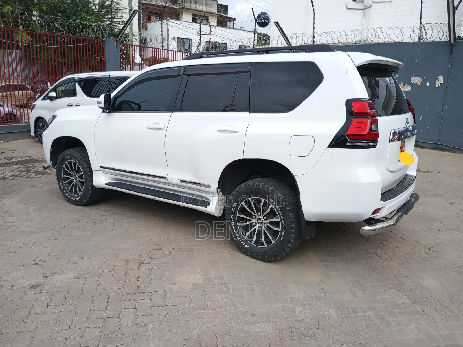 Toyota Land Cruiser Prado 4.0 Petrol TX 2011 White
