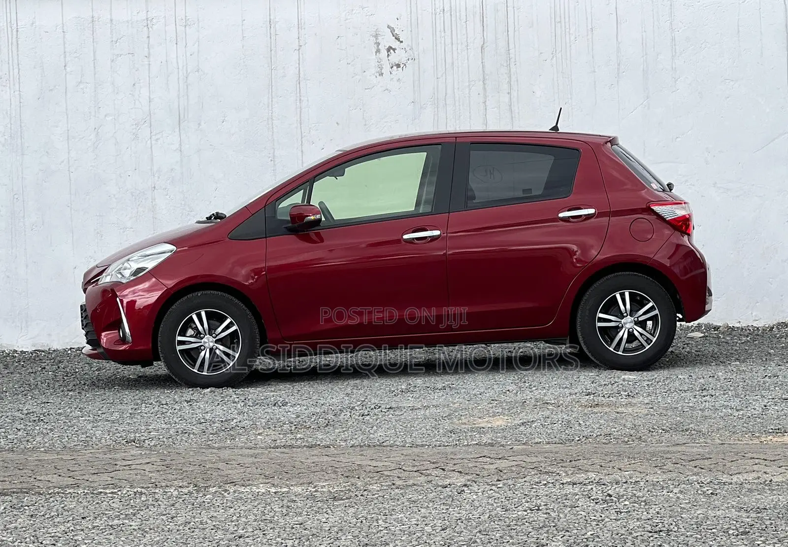 Toyota Vitz 1.3 FWD 5dr 2019 Maroon