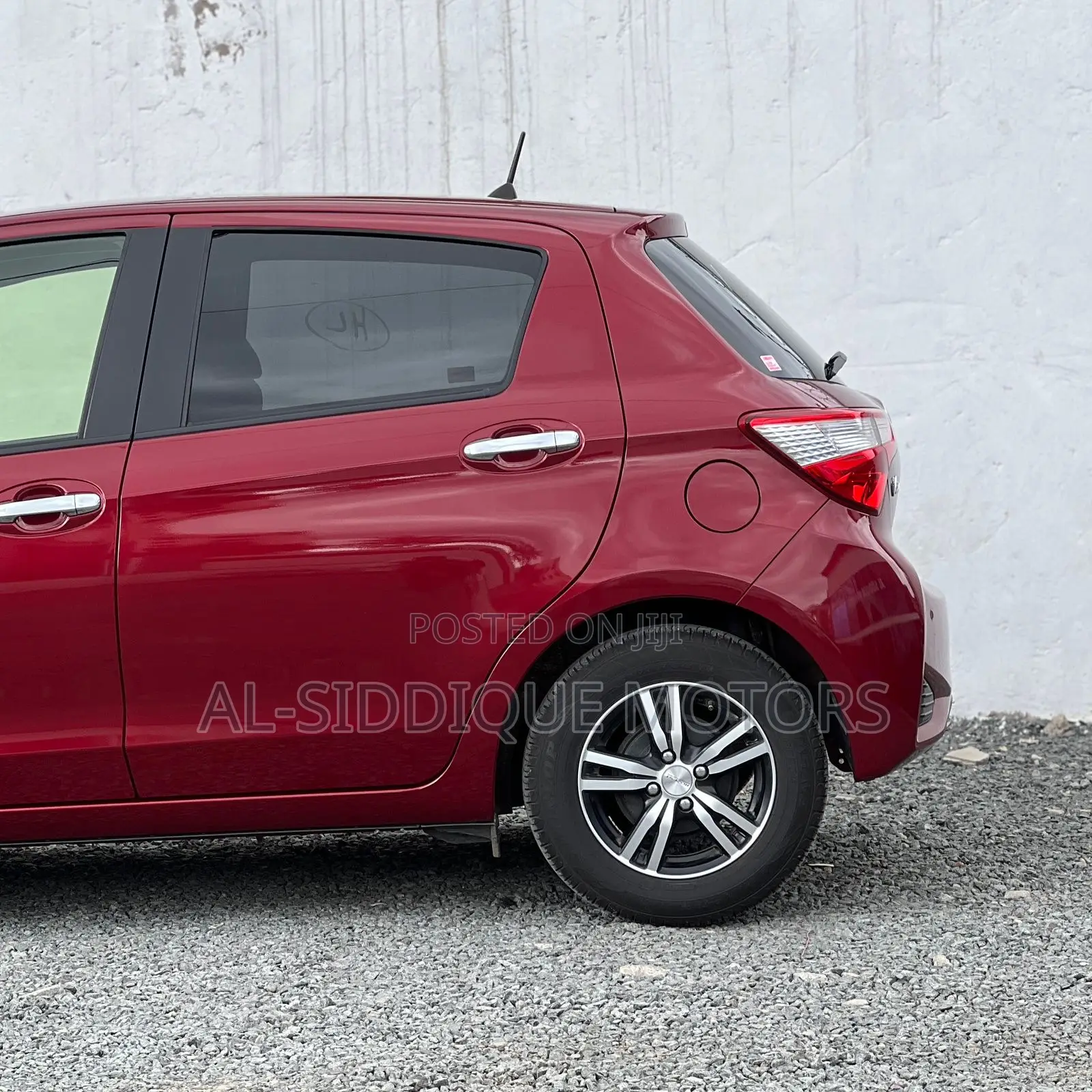 Toyota Vitz 1.3 FWD 5dr 2019 Maroon