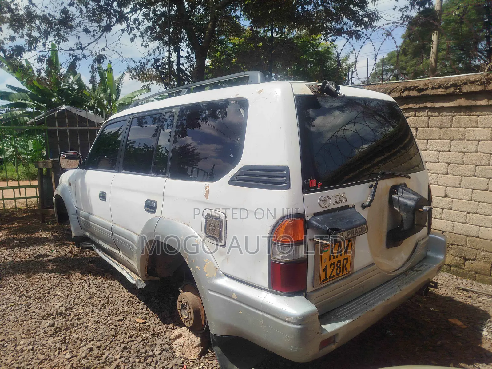Toyota Land Cruiser 2000 Beige