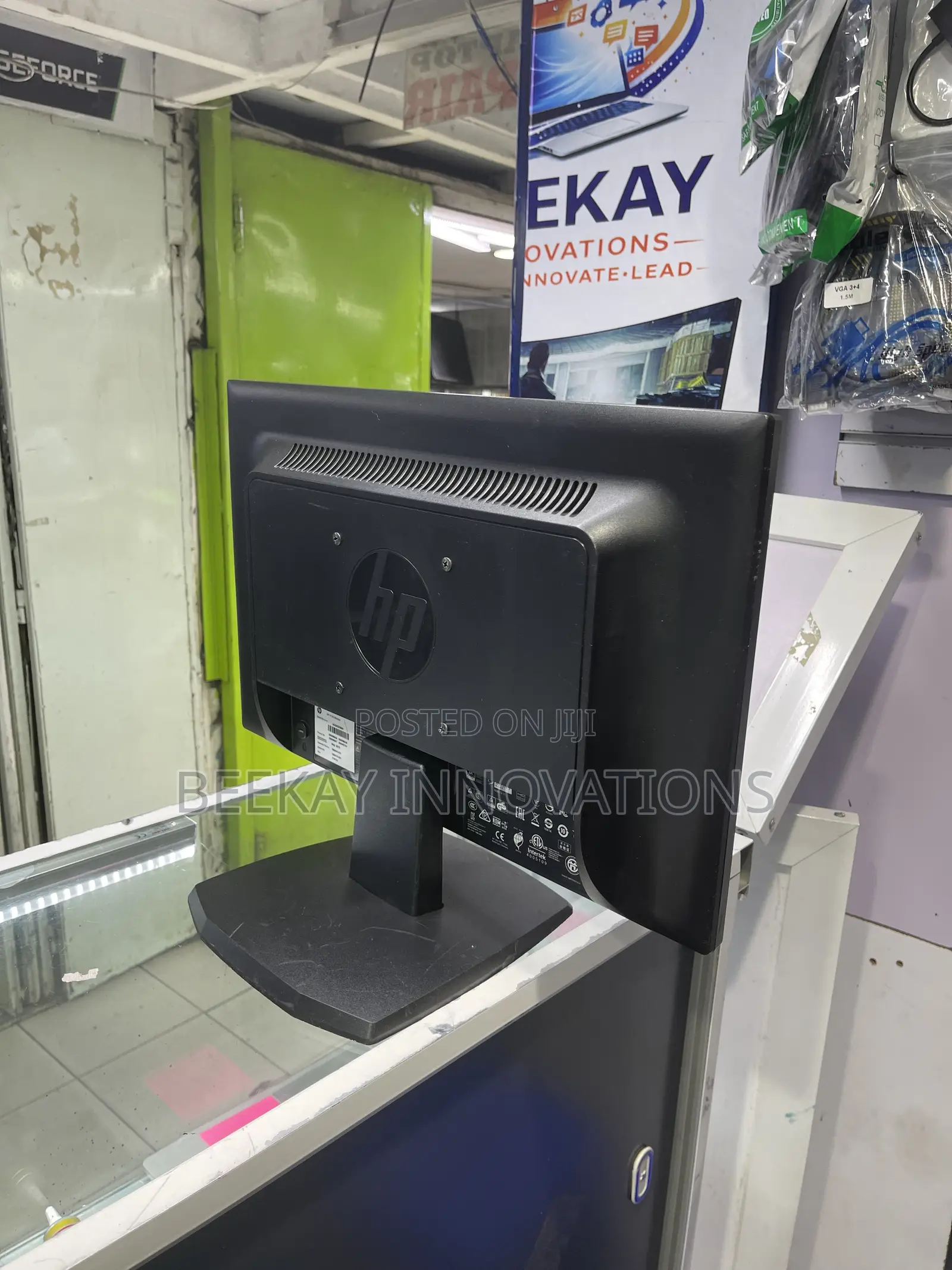 Hp V193 Monitor 19” Screen Size