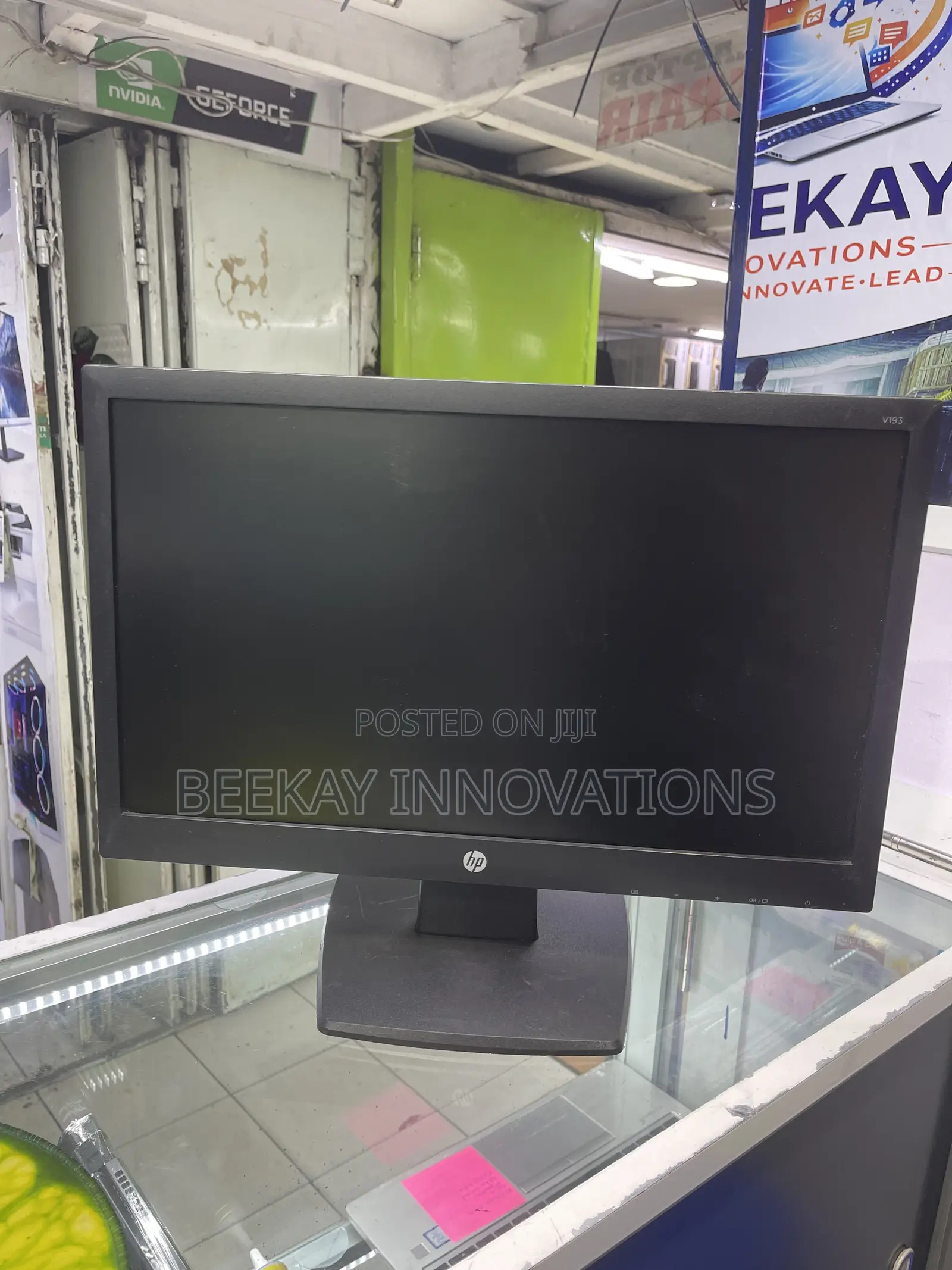 Hp V193 Monitor 19” Screen Size
