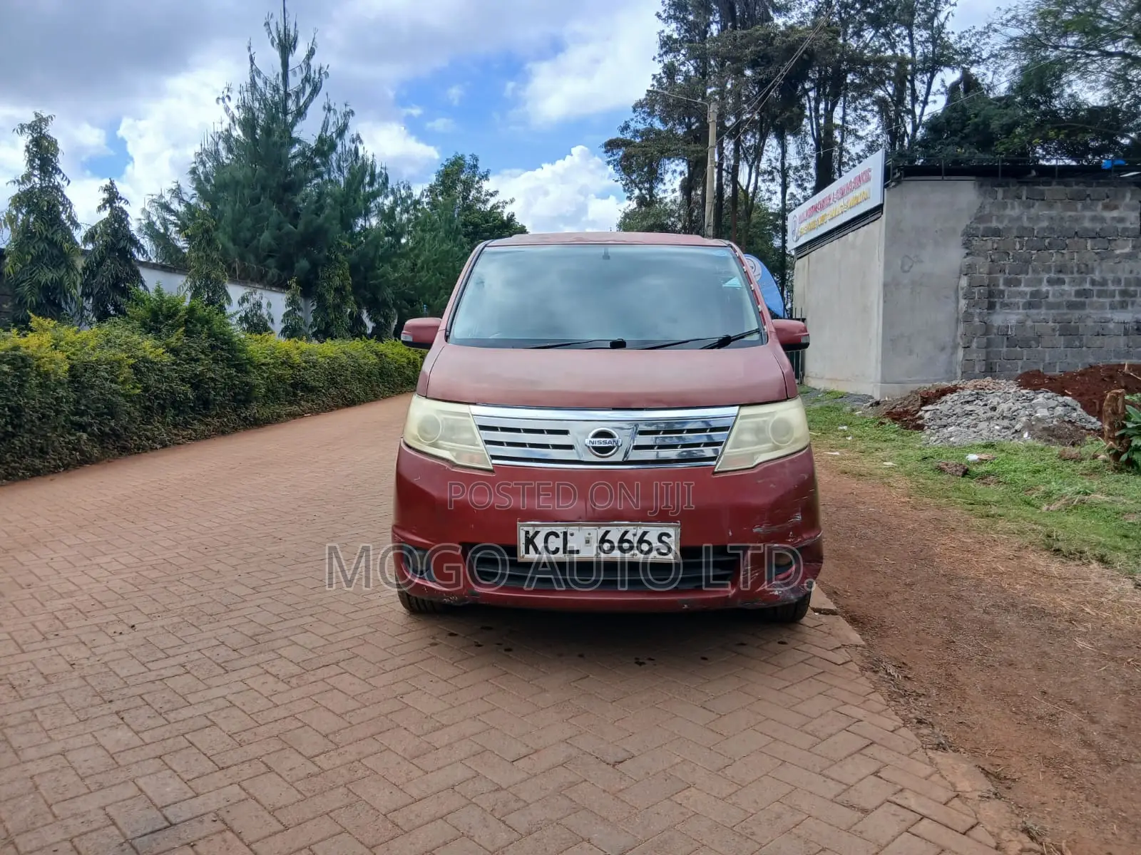 Nissan Serena 2010 Red