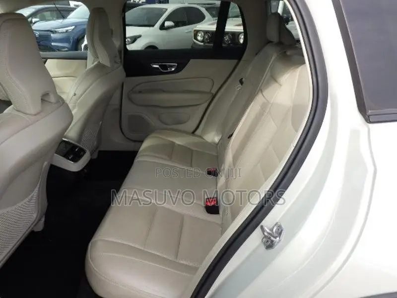 Volvo V60 2019 Beige