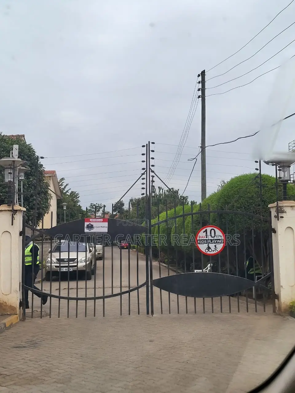 3bdrm House in Gateway Mall Area for sale