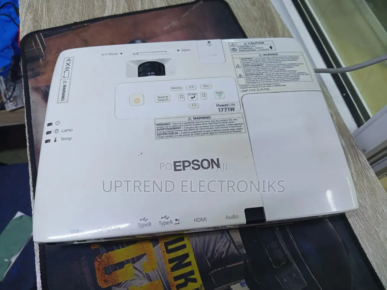 Epson Eb-W1771 Projector