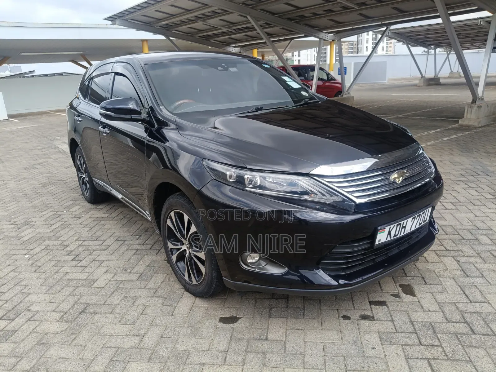 Toyota Harrier 2.0 2015 Black