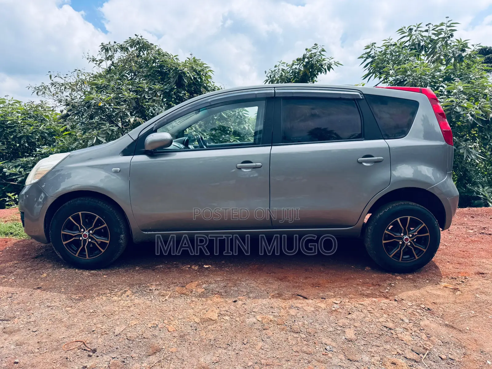 Nissan Note 1.6 Petrol 2011 Gray