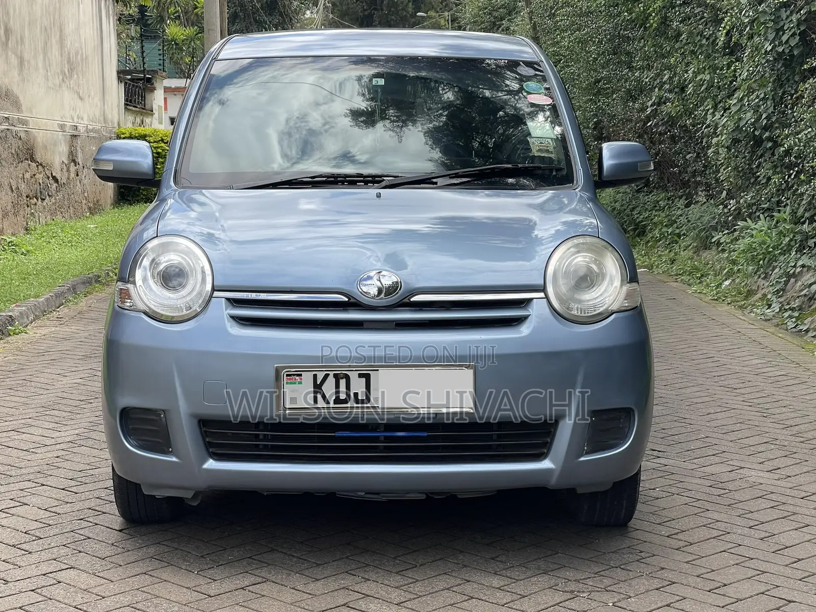 Toyota Sienta 2015 Blue