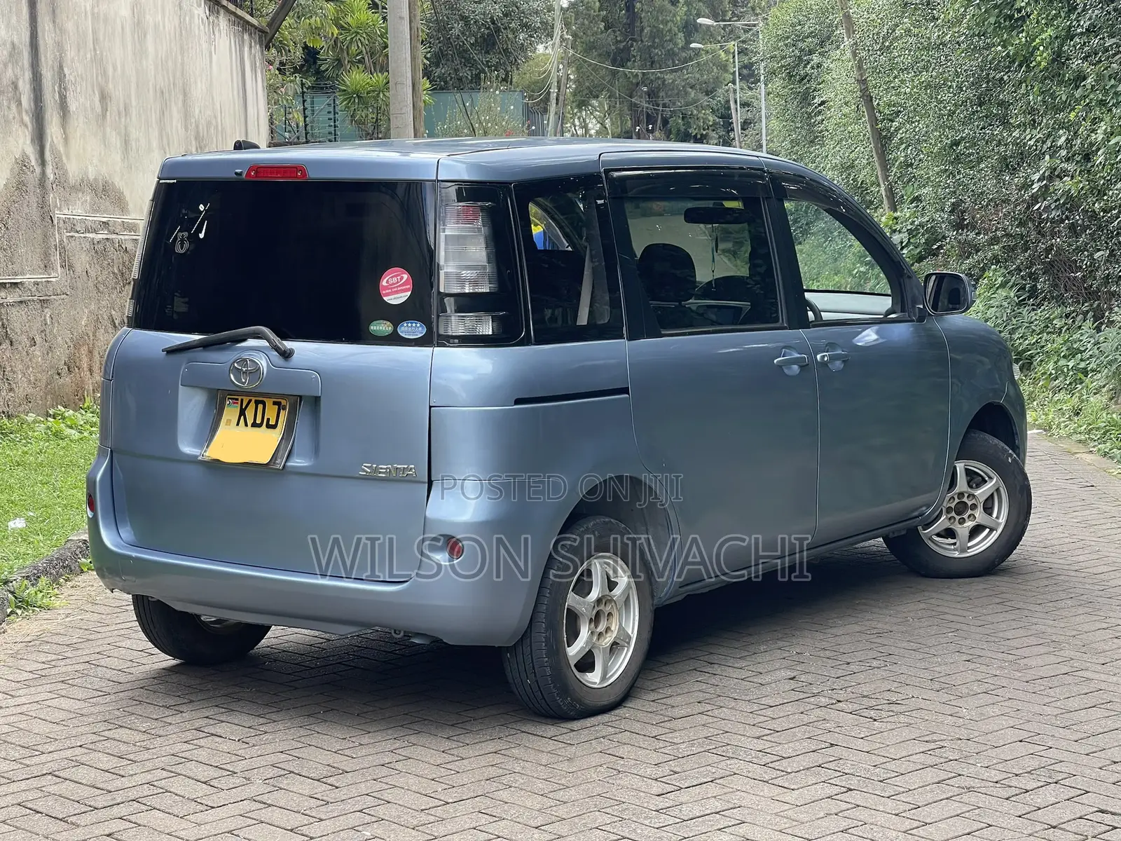 Toyota Sienta 2015 Blue