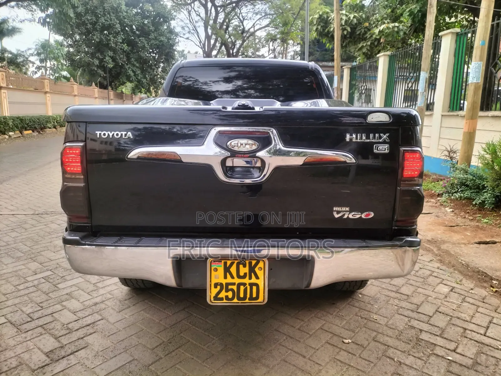Toyota Hilux 2010 Matt Black
