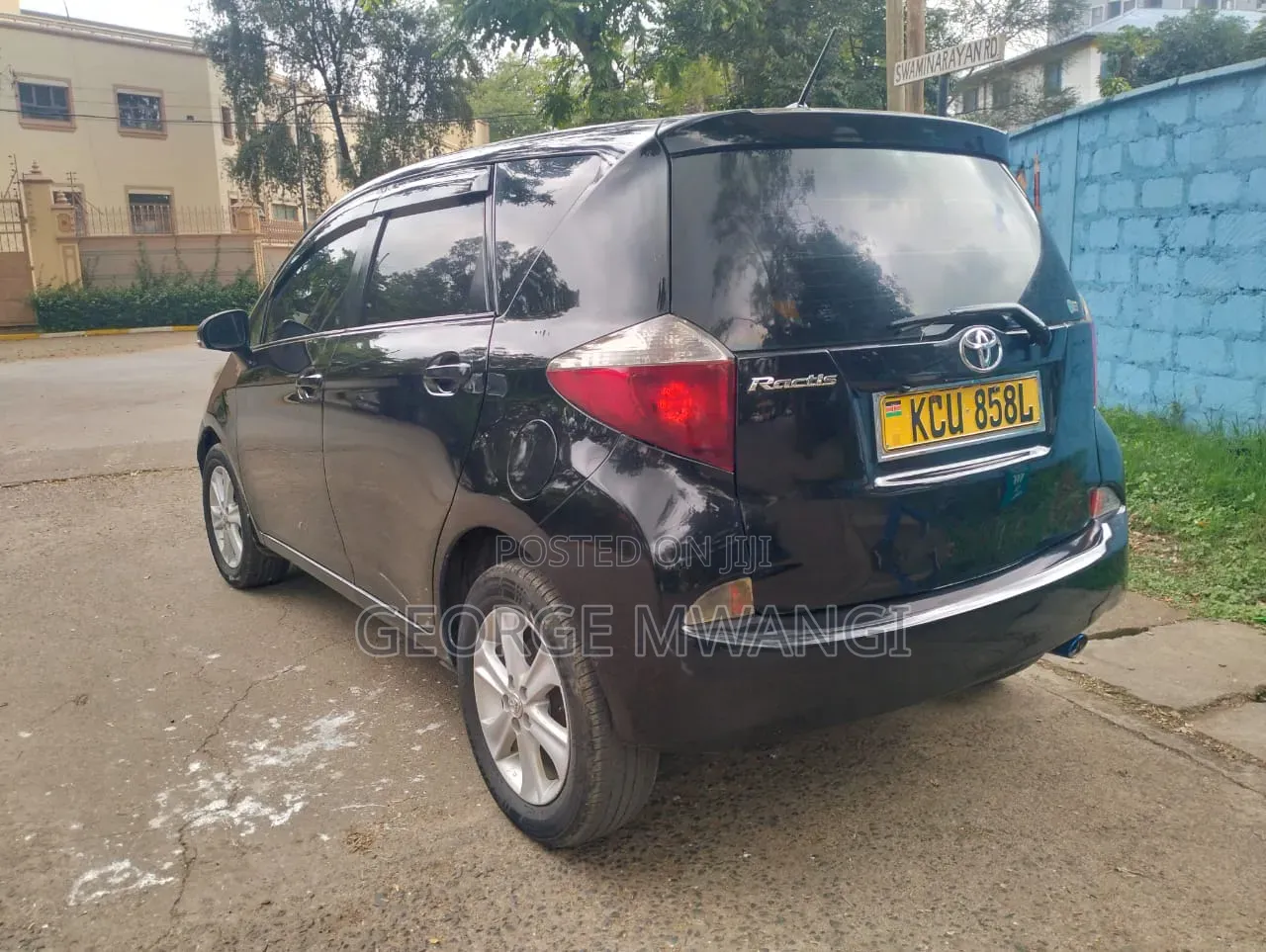 Toyota Ractis 2013 Black