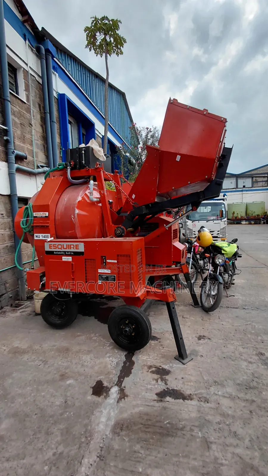 Esquire Nu1400 Diesel Self-Loading Mixing Machine 700l.