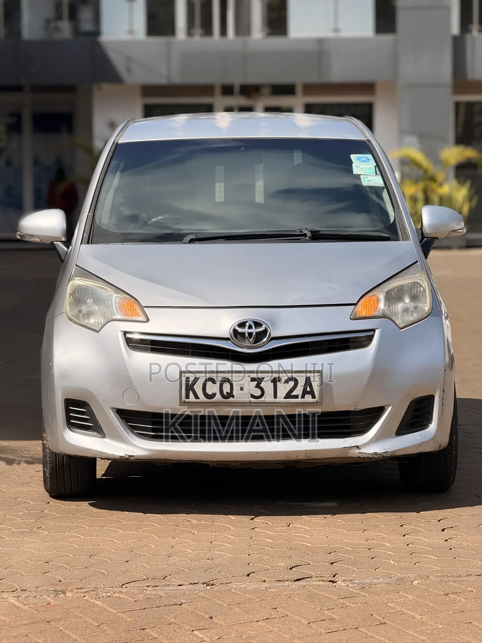 Toyota Ractis 1.5 FWD 2012 Silver