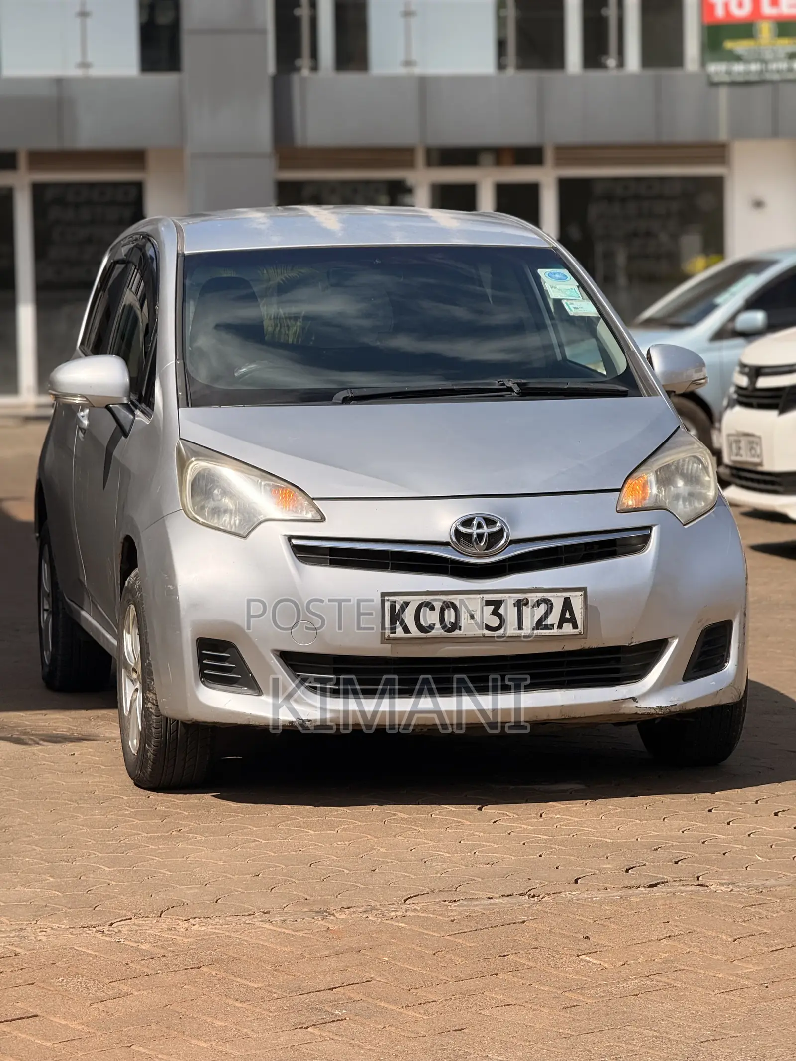 Toyota Ractis 1.5 FWD 2012 Silver