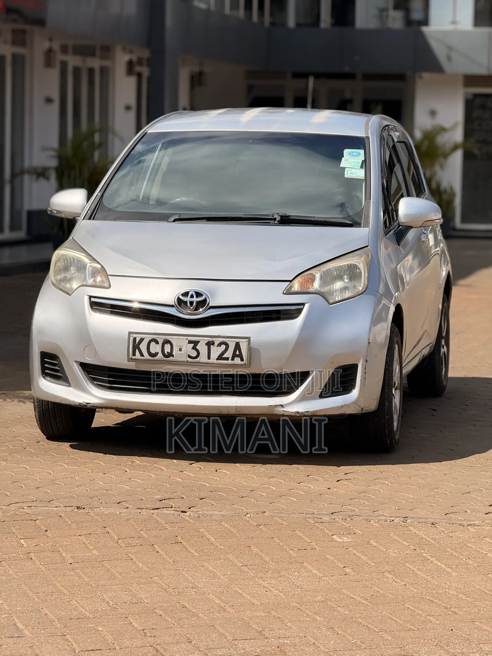 Toyota Ractis 1.5 FWD 2012 Silver