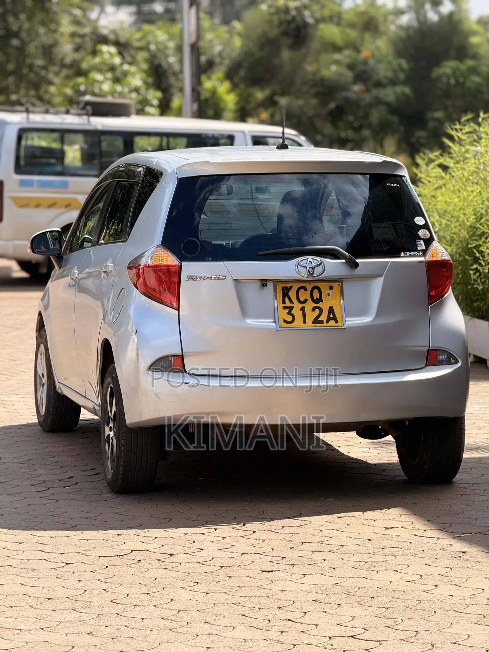 Toyota Ractis 1.5 FWD 2012 Silver
