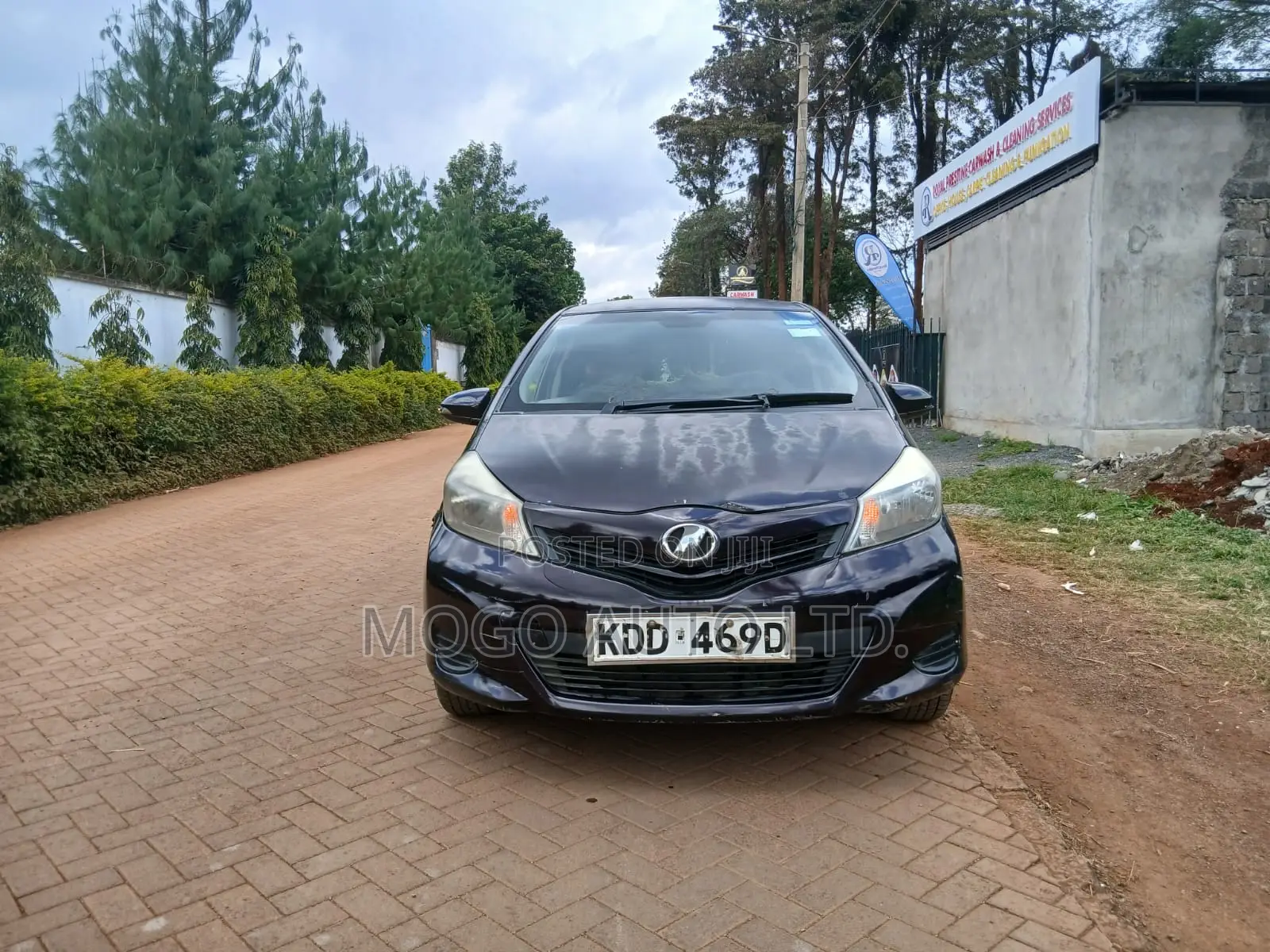 Toyota Vitz 2014 Red