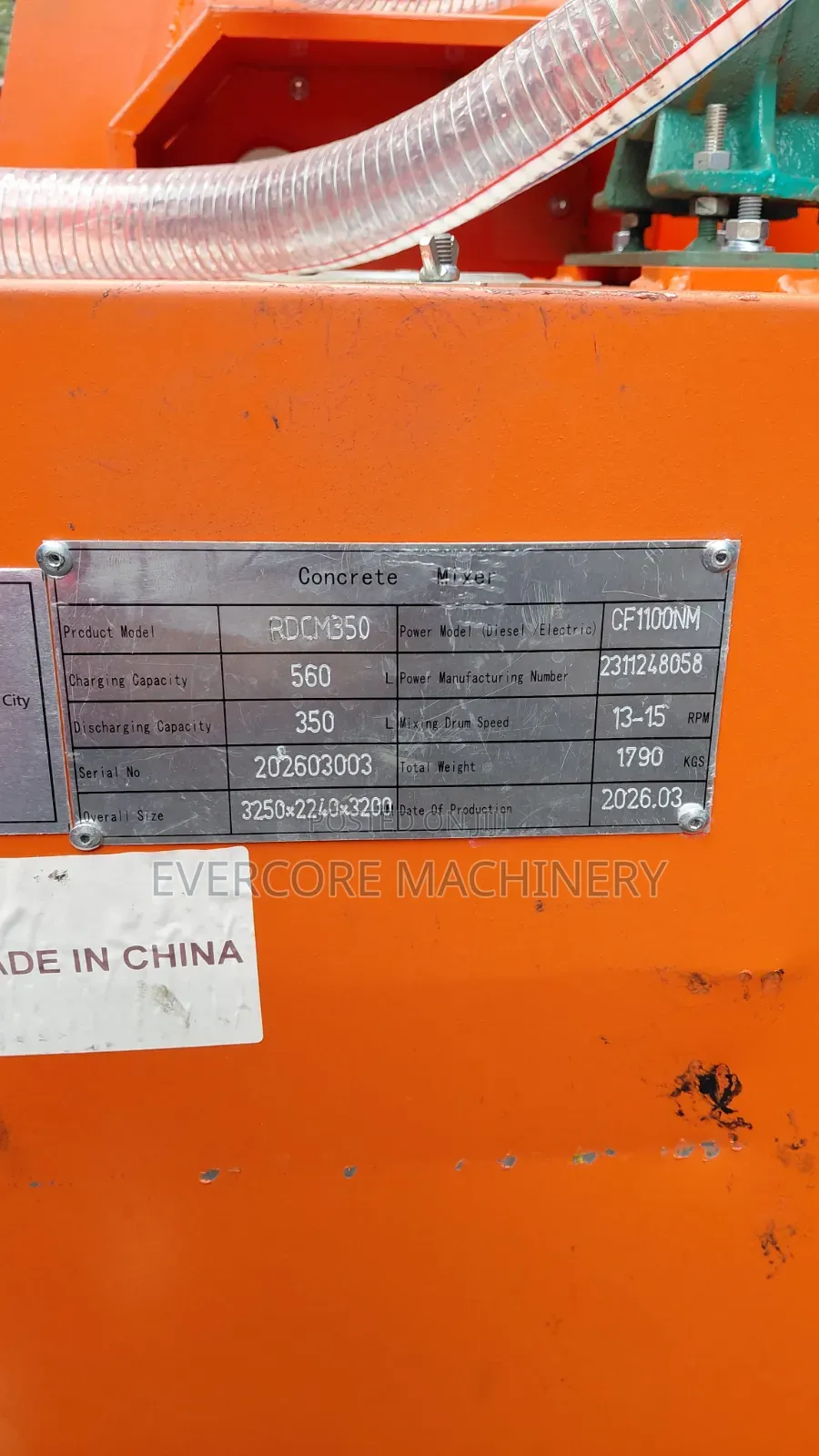 Commercial Rdcm350 Diesel Self-Loading Mixing Machine.