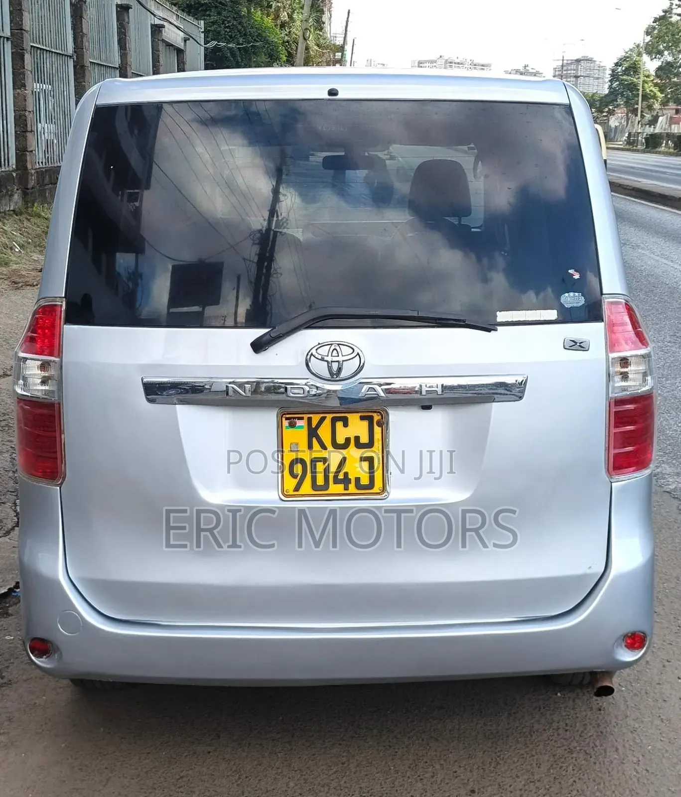 Toyota Noah 2009 Silver
