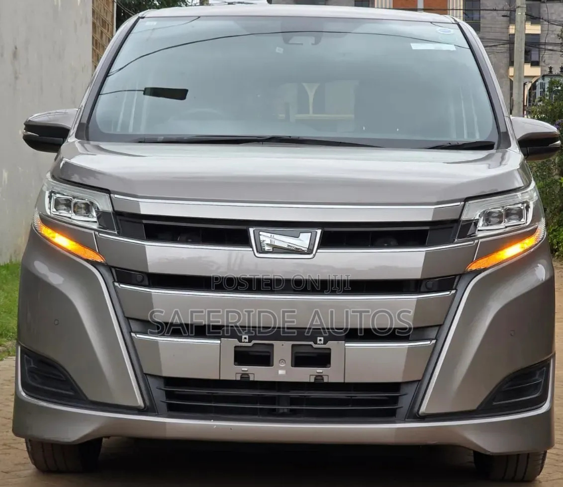 Toyota Noah 2020 Gold