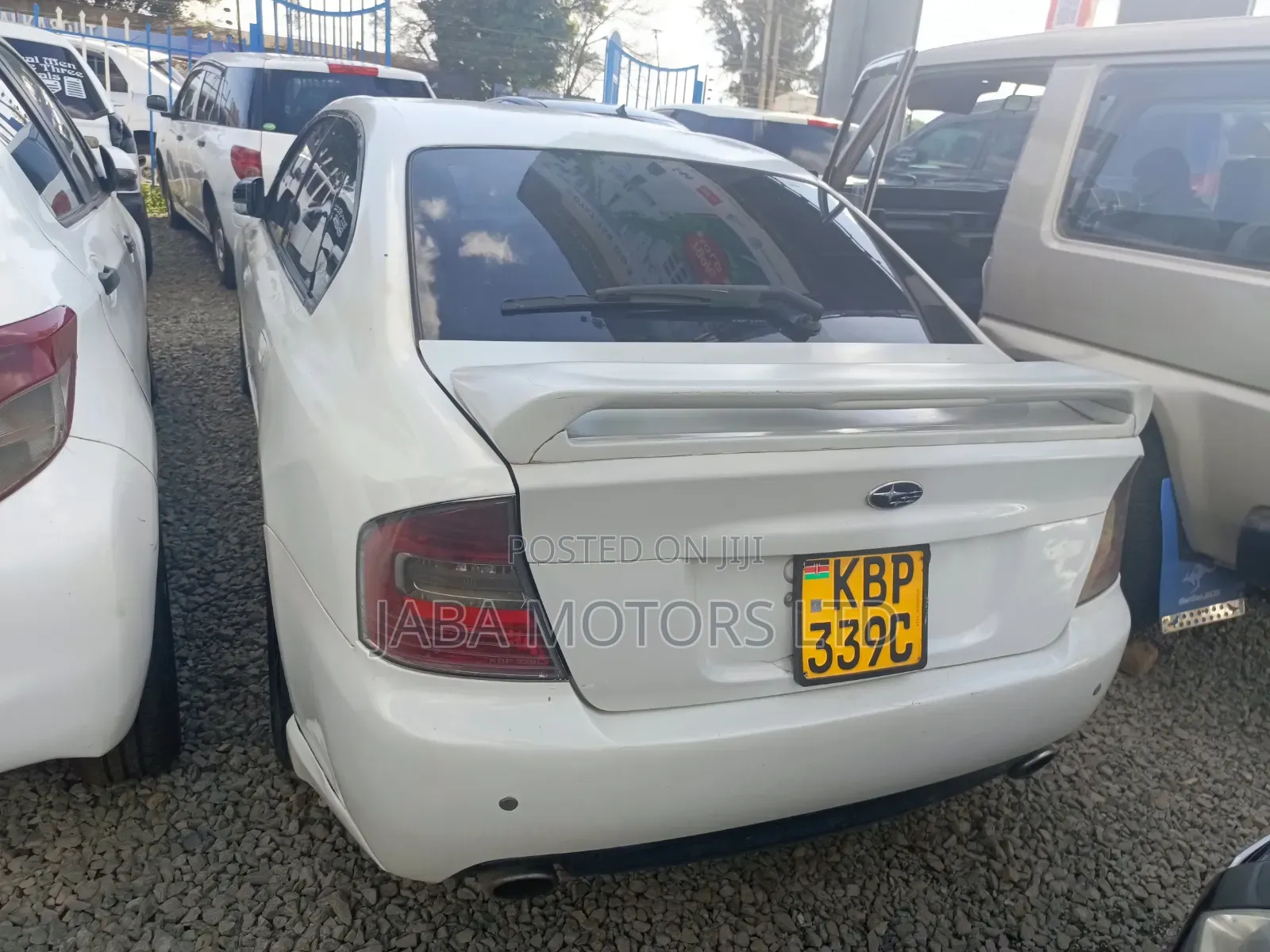 Subaru Legacy 2004 White