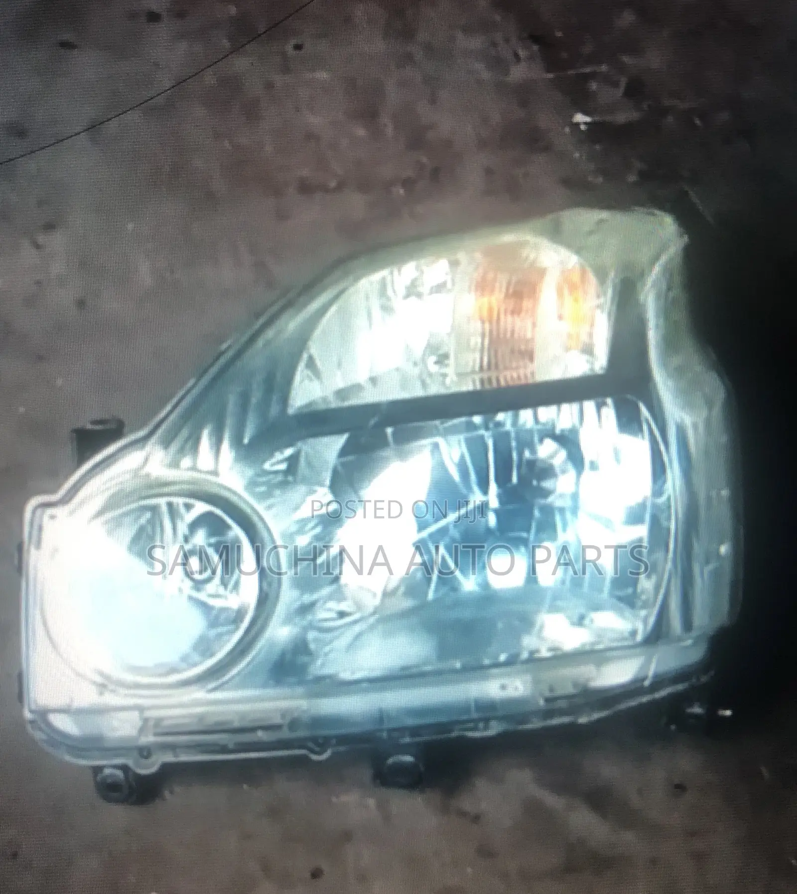 Headlight Nissan X-Trail Nt31
