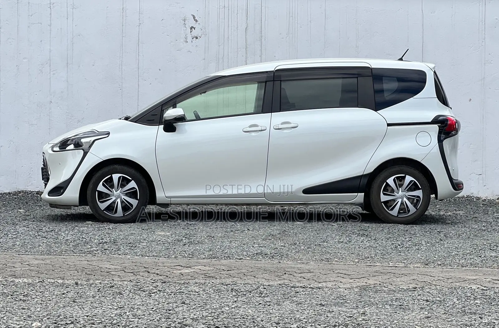 Toyota Sienta 1.5 FWD 2019 White